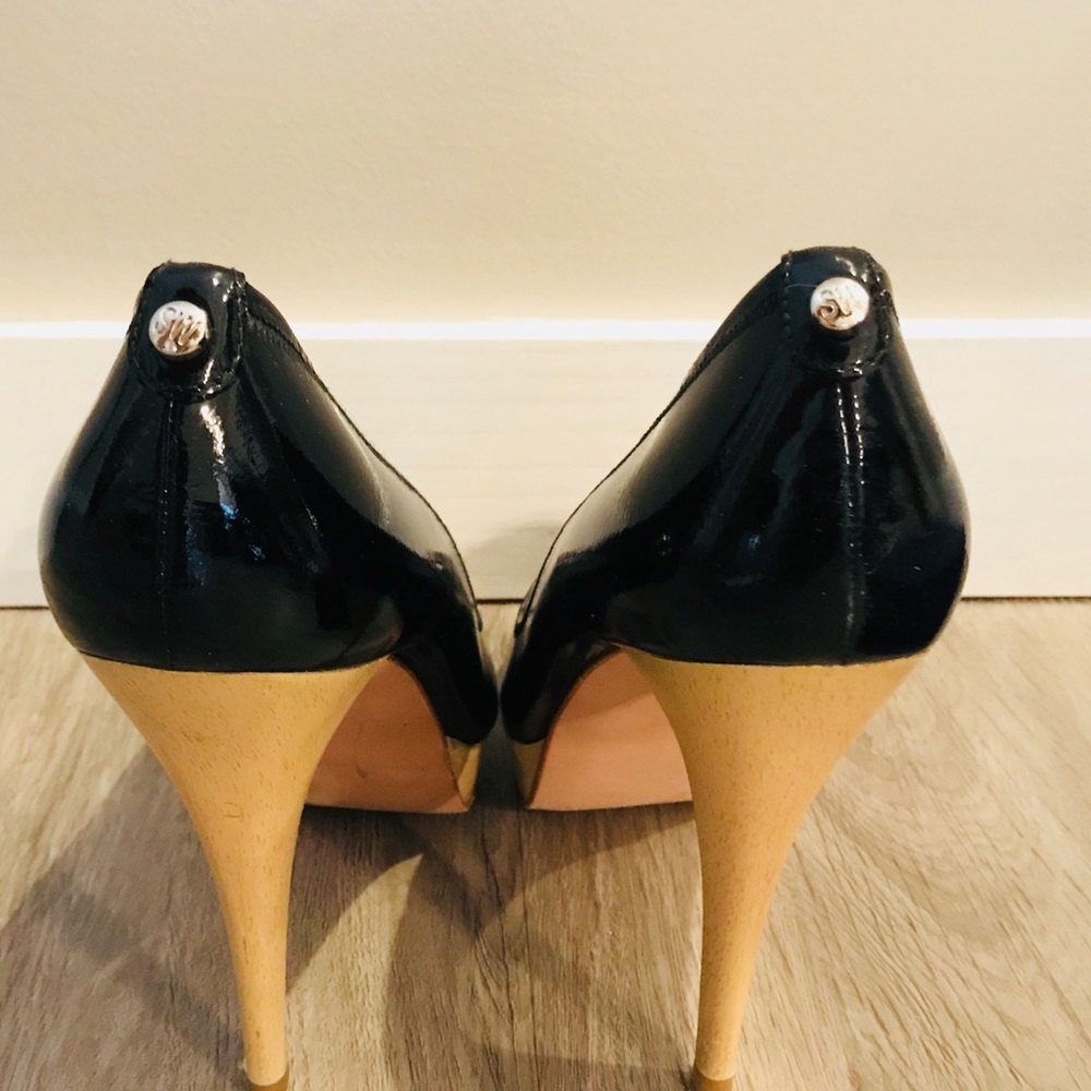 Gorgeous Stuart Weitzman black platform shoes